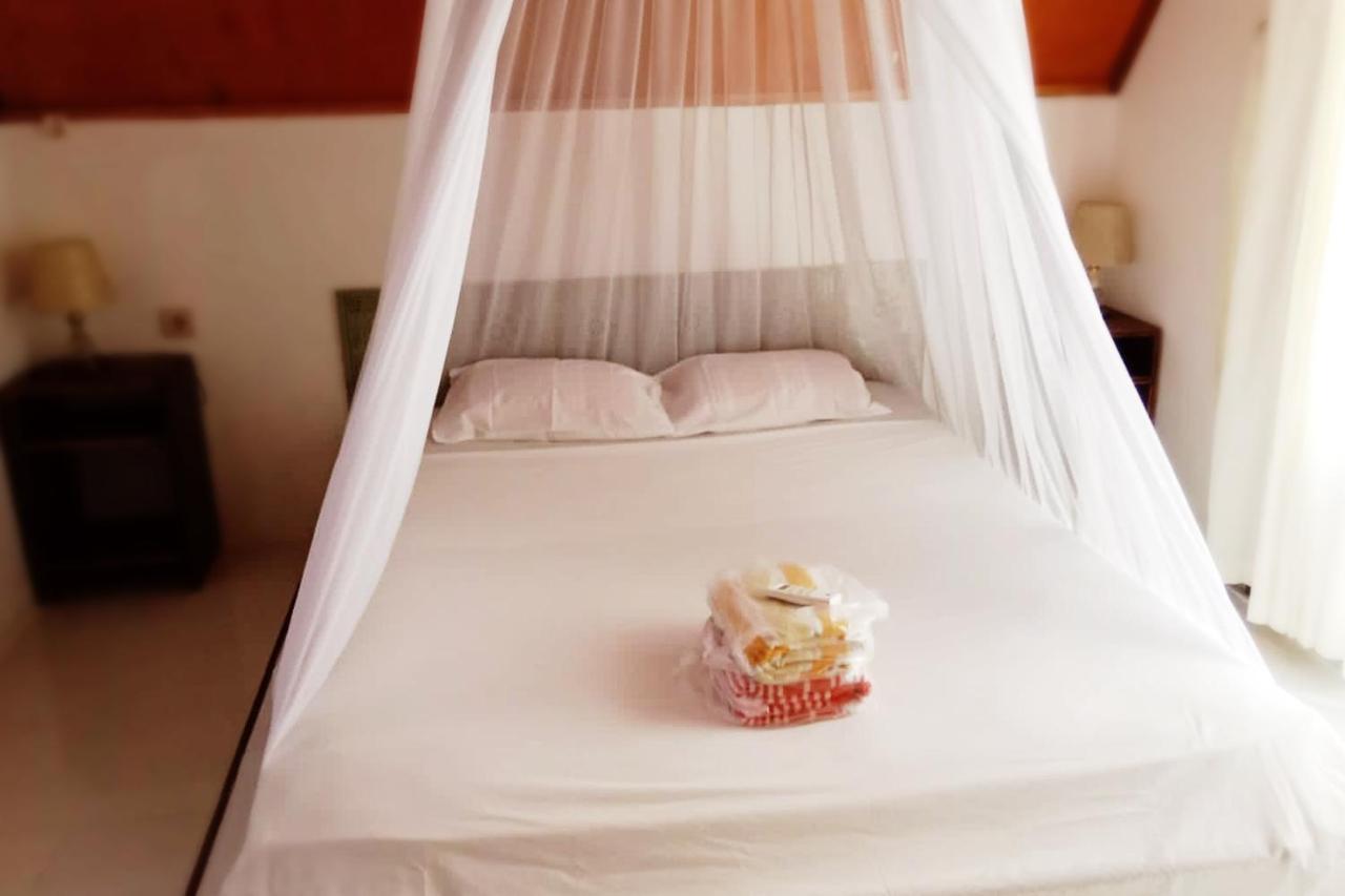Coconut Gili Meno Hotel ภายนอก รูปภาพ